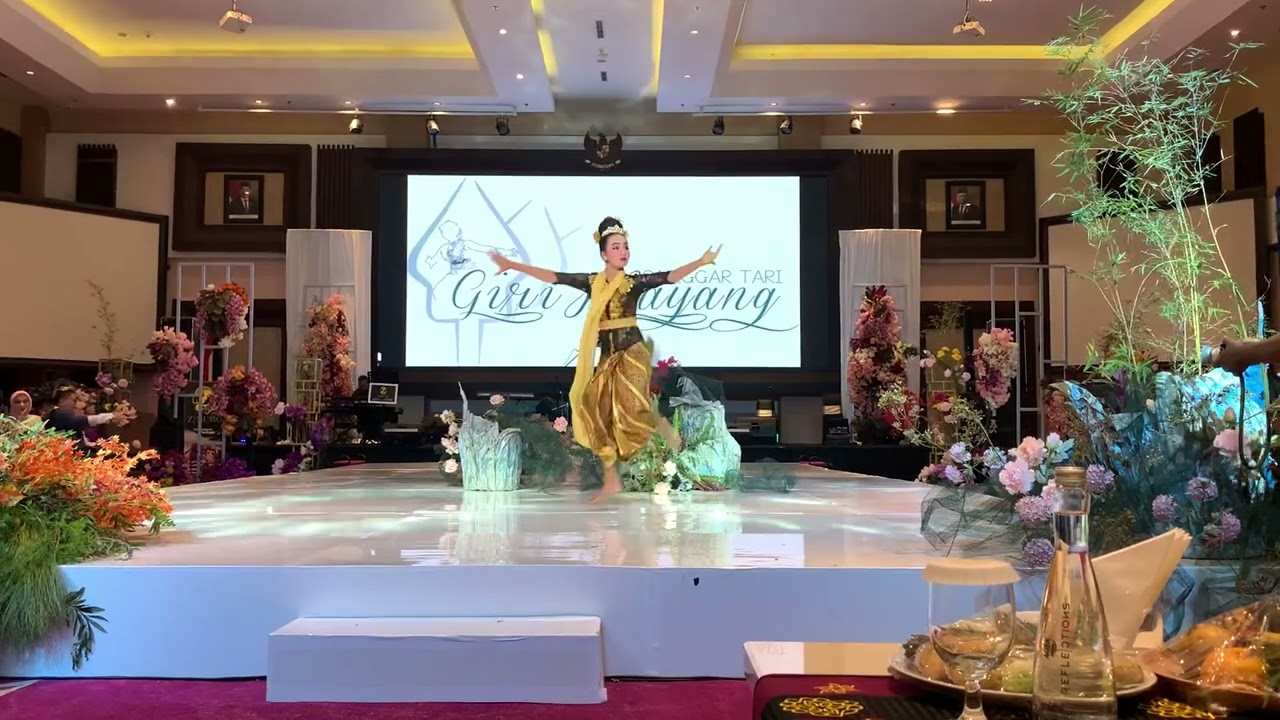 Tari geboy event pameran wedding