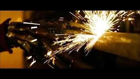 A Nightmare On Elm Street (2010) - Nancy gets atta...