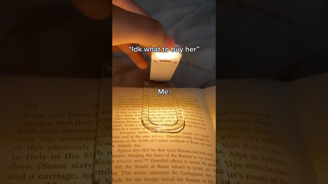 This book lamp is the best thing I received ❤️. 