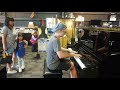 N.Z.の楽器屋で天才ピアニストと遭遇！！