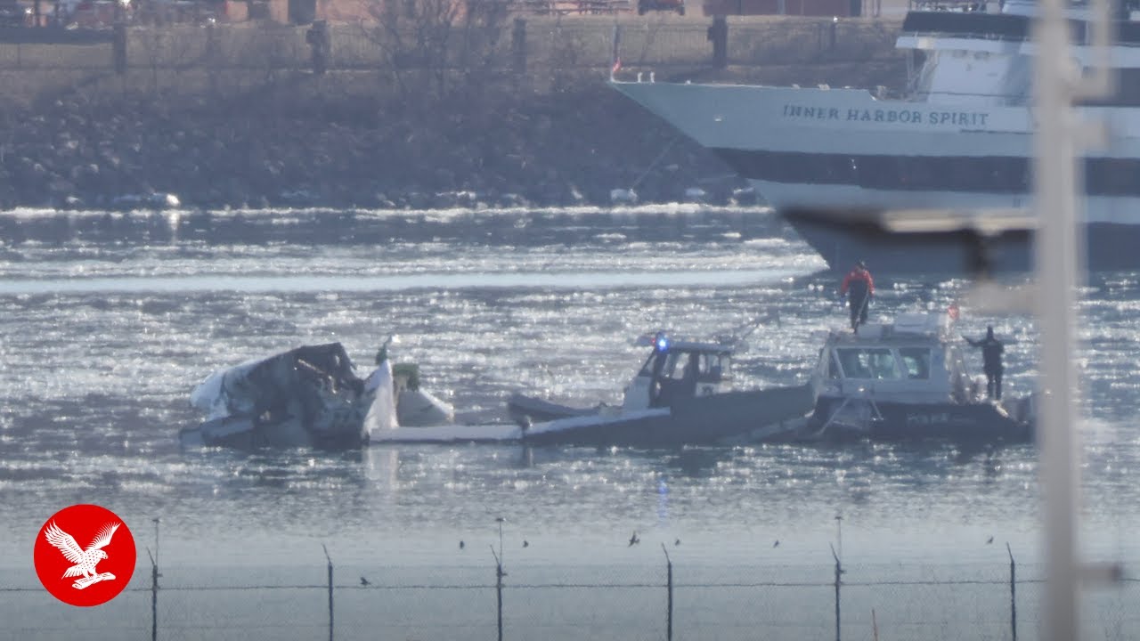 Live: View of DC plane crash site as officials yet to find bodies of 12 ...