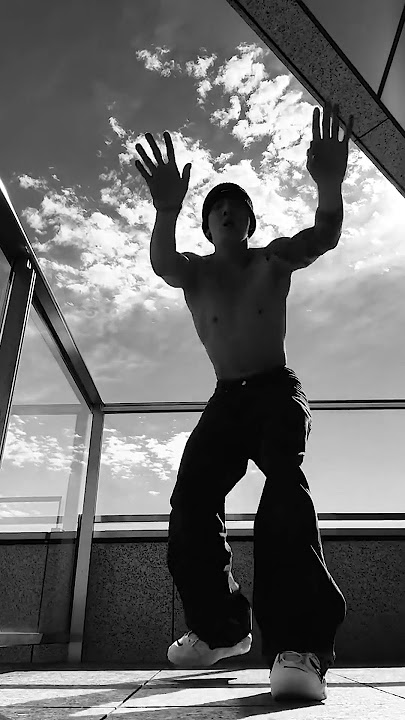 Jungkook via Tiktok DC:@/KN #/BTS #GCF #DANCE