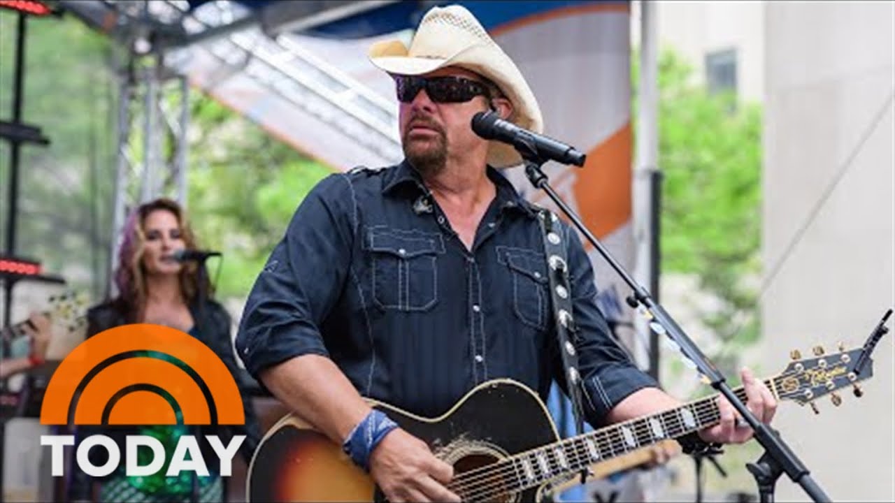 Country singer Toby Keith shares update on cancer battle