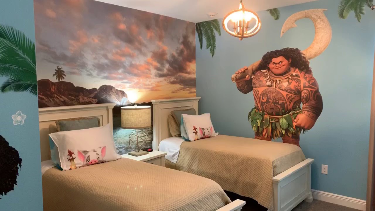 Fully equipped 12 bedroom house with theater, themed rooms, and game rooms!