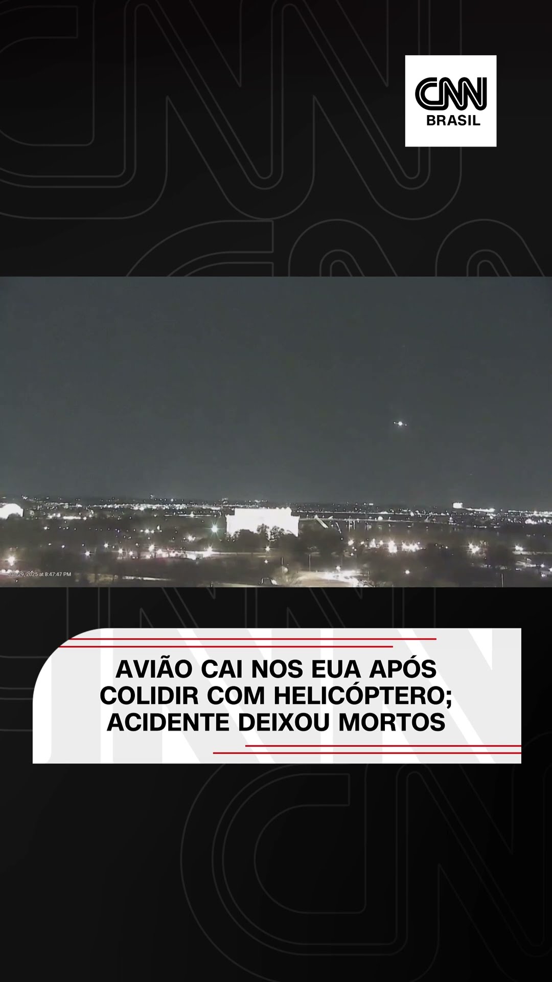 Avião cai após colidir com helicóptero nos EUA #Shorts