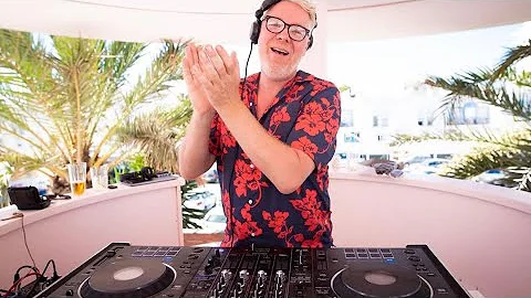 Poolside Kandi Ibiza 03/22 : Mike van Loon @ Parad...