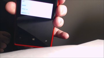 Windows Phone glance shows Notifications & Time without Unlocking