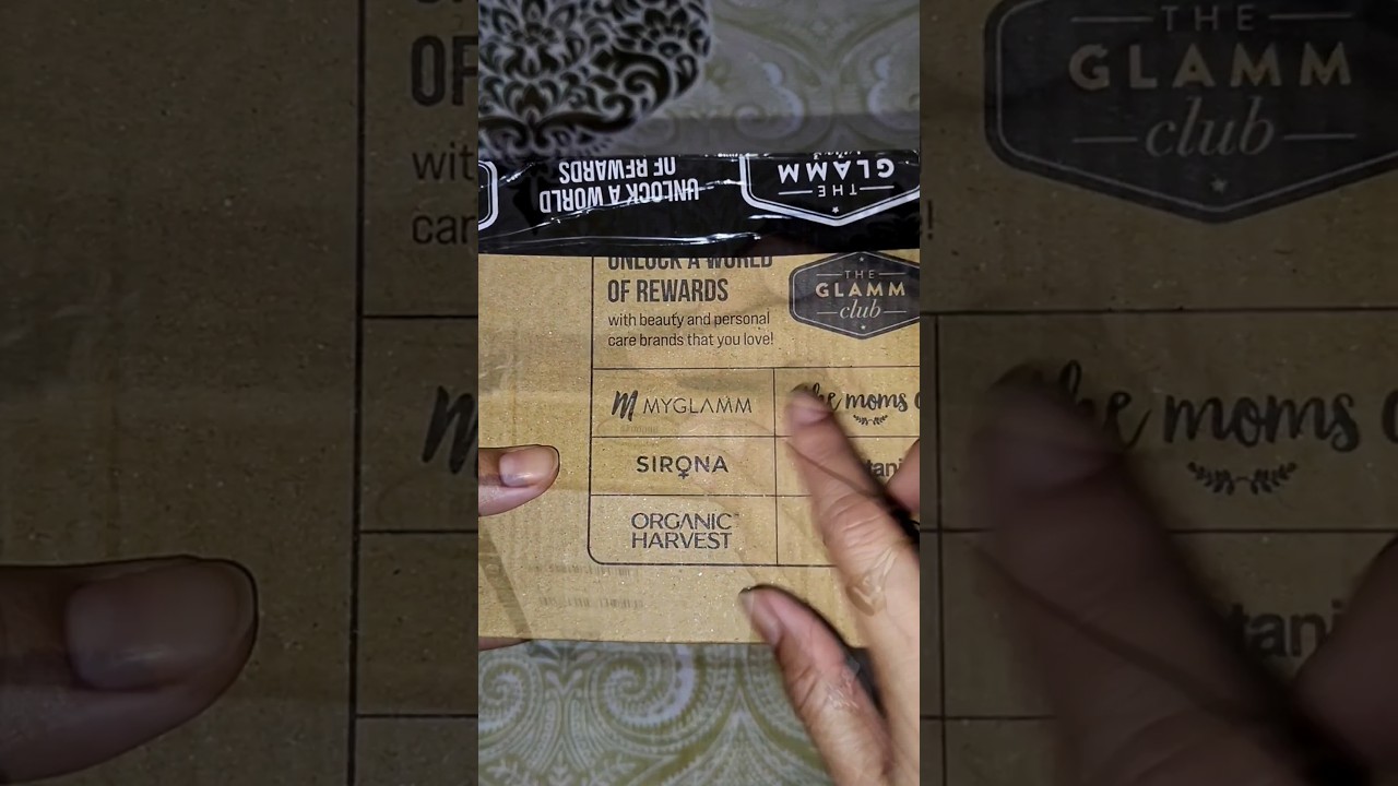 my glamm kajal and lipstick 