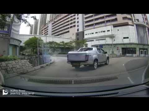 馬路炸彈系列：天水圍出迴旋處直出完仲要停低，想搏撞嗎？（轉載）