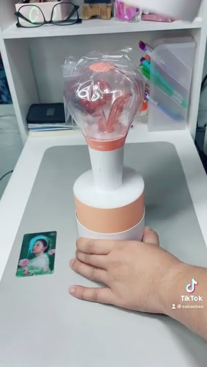 RED VELVET LIGHT STICK UNBOXING | EA TV Shorts