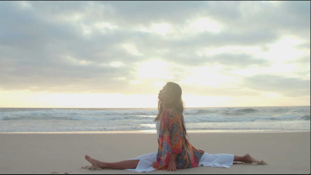 Become the Woman of Your Dreams Book Trailer #author - YouTube