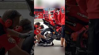 இந்த MotoGP Tyre-ஐ உங்களால் வாங்க முடியாது !!