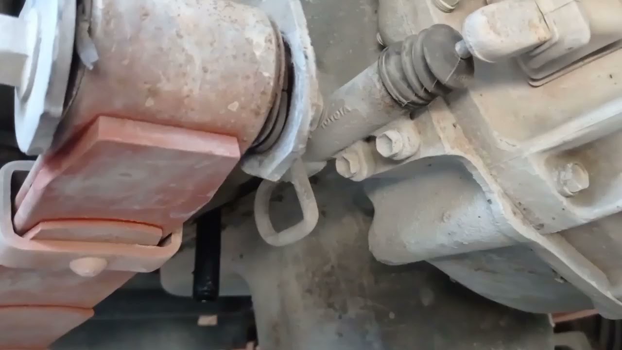 Tutorial Cara ganti Isi Master Kopling Bawah Hino Dutro , Karet Kopling Bocor