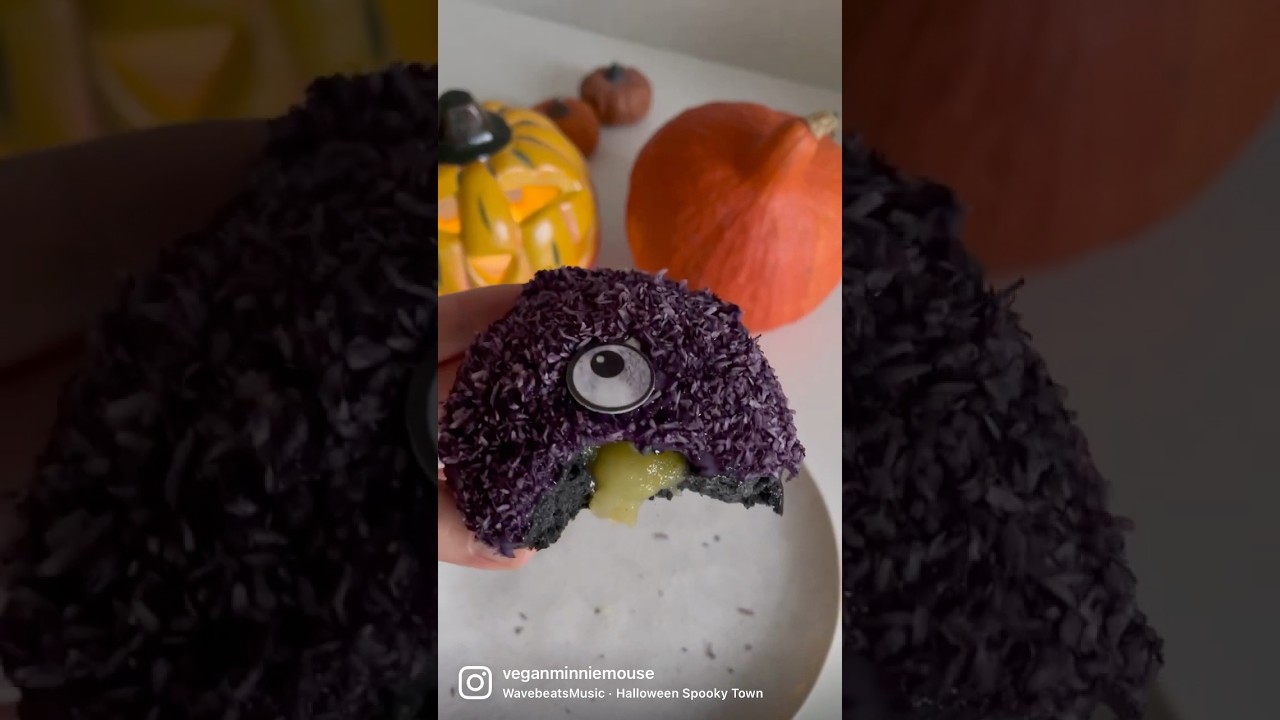 😳🍩 The "vomiting" mango monster donut by Brammibal’s Donuts 