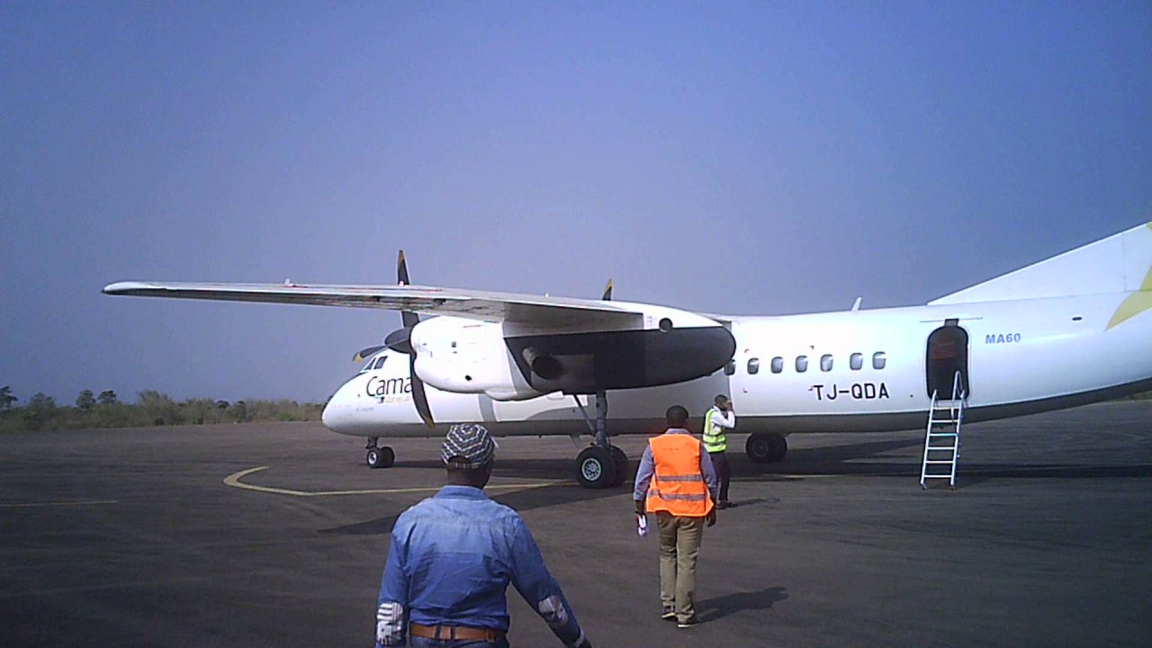 boarding-embarquement-camair-co-ma60-aeroport-bafoussam-airport-youtube