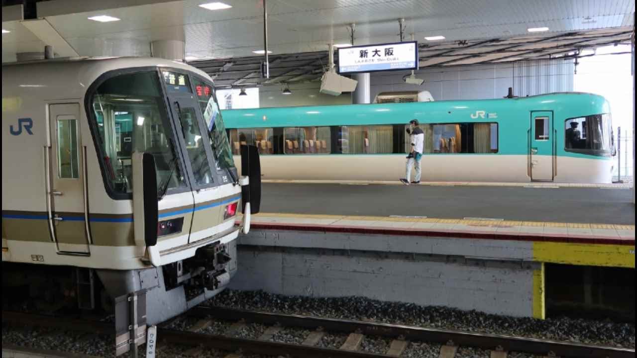 JR新大阪駅 在来線ホーム 発着シーン詰め合わせ 2022年第3弾 - YouTube