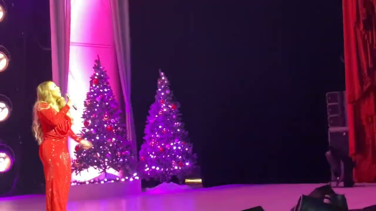 Mariah Carey - Underrated Emotions performance (11/22/2019)