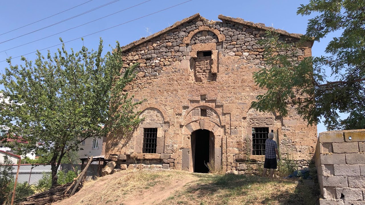 1. ERZİNCAN : DEĞİRMENLİ KÖYÜ HAREBE SURP ASTVAZAZİN ERMENİ KİLİSESİ