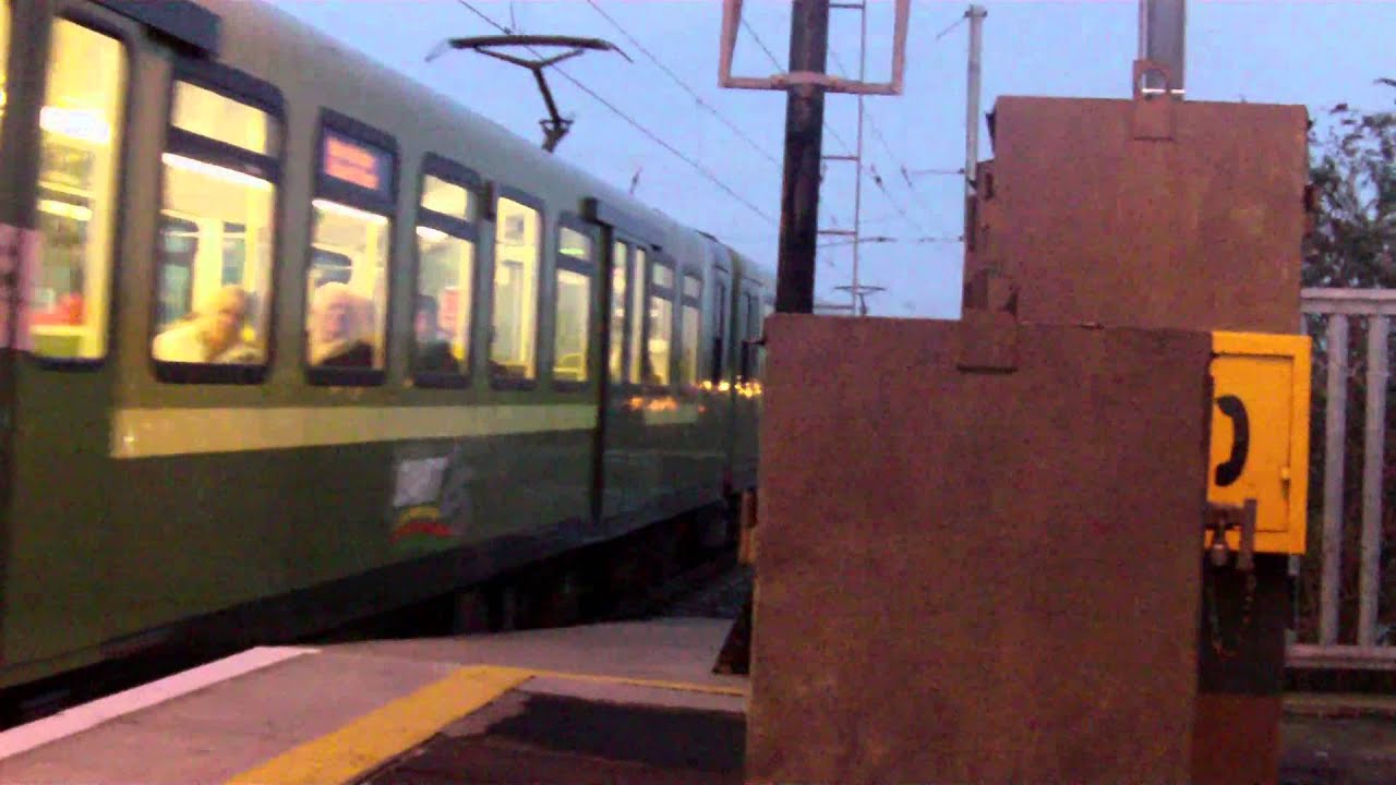 Clontarf Road HD-Dart 8100 class no.8115+8103 arrives on service to Bray top movies on netflix