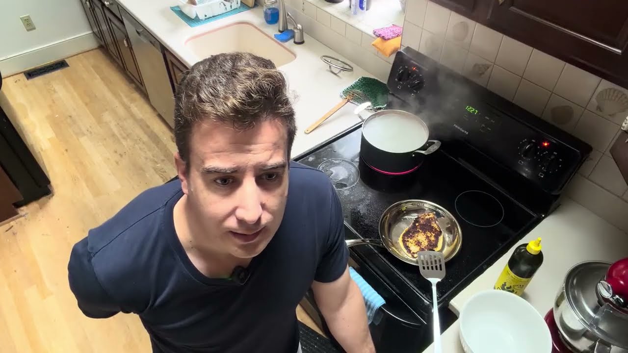 ⁣Making some breaded chicken penne pasta