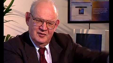 Benoît Mandelbrot - The Hausdorff Dimension (53/144)