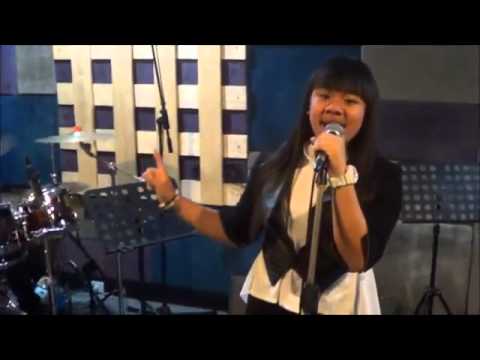 Jimlai Awards : เพลง ร่มสีเทา by วง White Jack