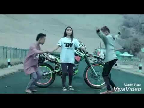 pamer-bojo-(cover-gedrug)---joget-di-depan-motor-😂