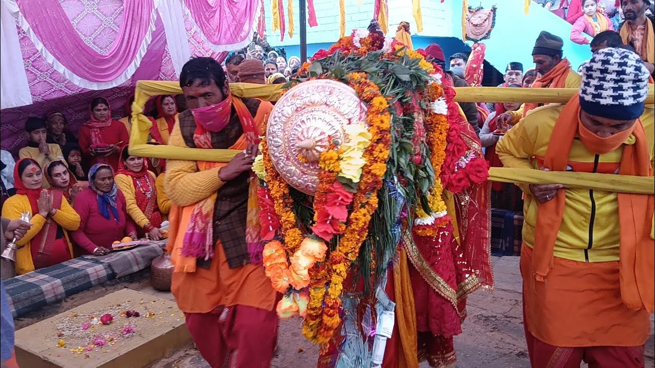 मां भगवती आज गिरिया गांव में।