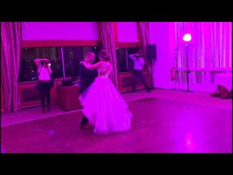 Splendide Ouverture De Bal De Mariage Sur Moulin Rouge Youtube