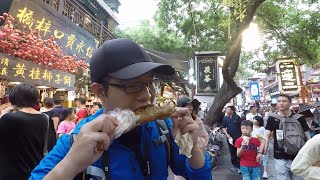 西安回民街，是我见过的最热闹的美食街，这羊蹄吃得太爽了【一游记】