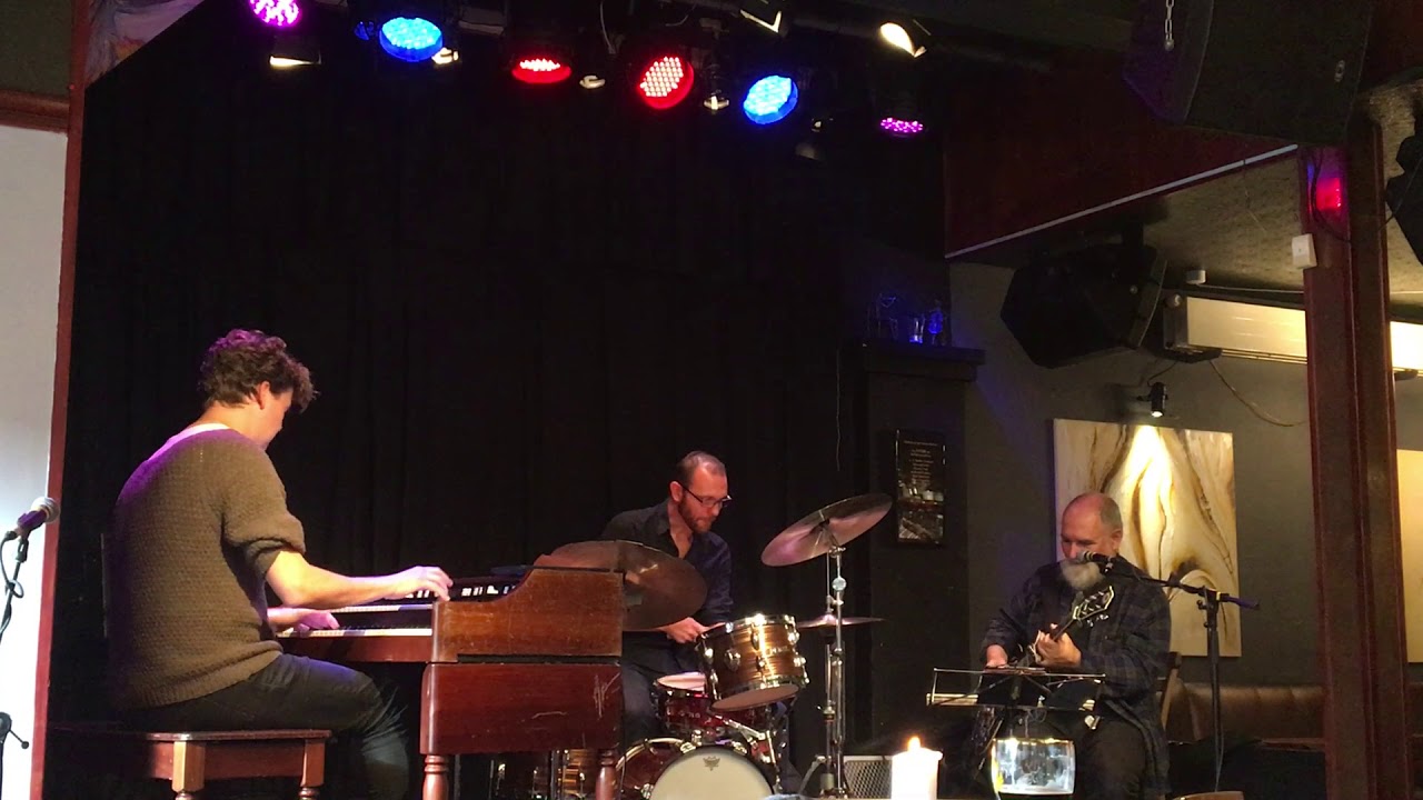 Frokostjazz-blues på Arne B v. Jan Schønemann, Peter Møller Poul Amaliel