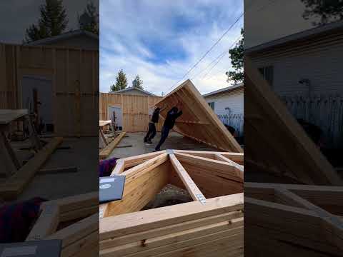 Video: Levná garáž pro kutily: výběr stavebních materiálů a stavební technologie