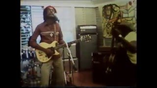 Peter Tosh   I&#39;m The Toughest