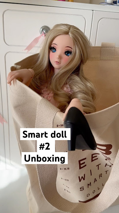 I added another stunning Smart doll from Japan to my collection!