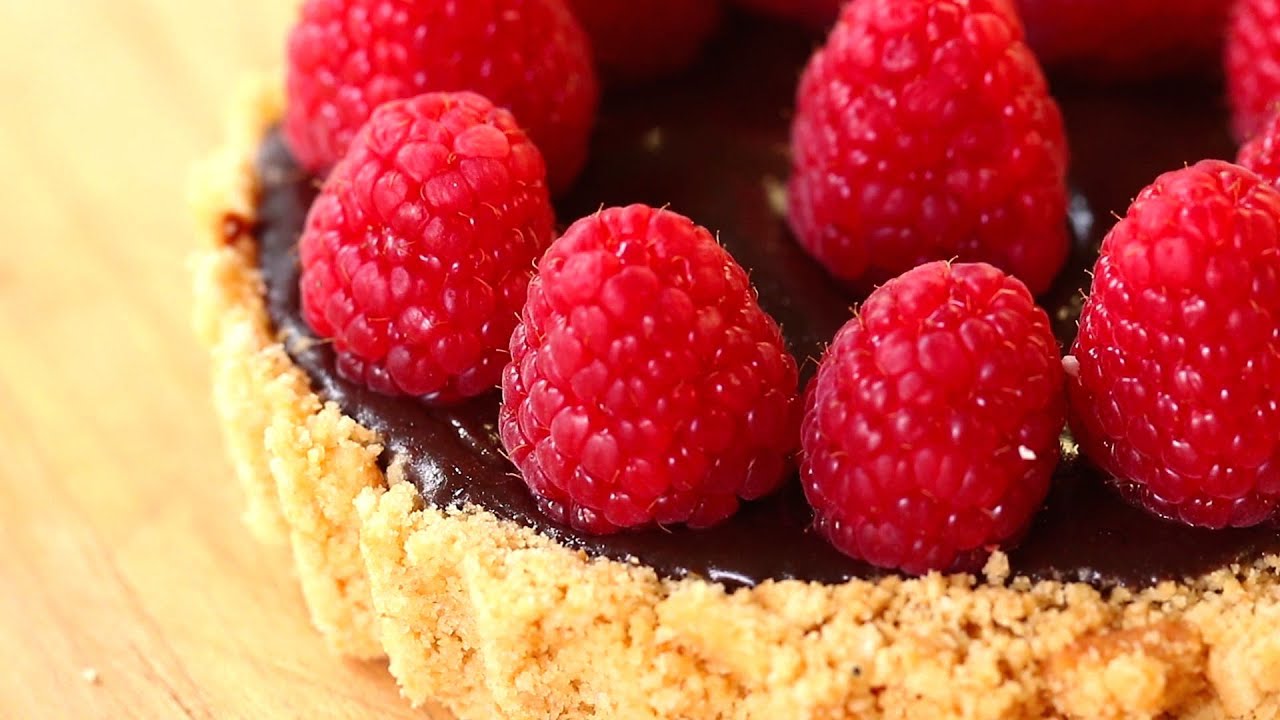 Raspberry chocolate tart recipe - no bake - mother