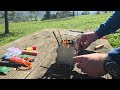 FUEGO CON MADERA RESINOSA EN HORNILLO DE LEÑA.