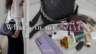 What's in my bag 🖤 | January 2023 Edition ✨ screenshot 2