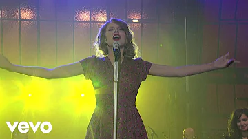 Taylor Swift - You Belong With Me (Live on Letterman)