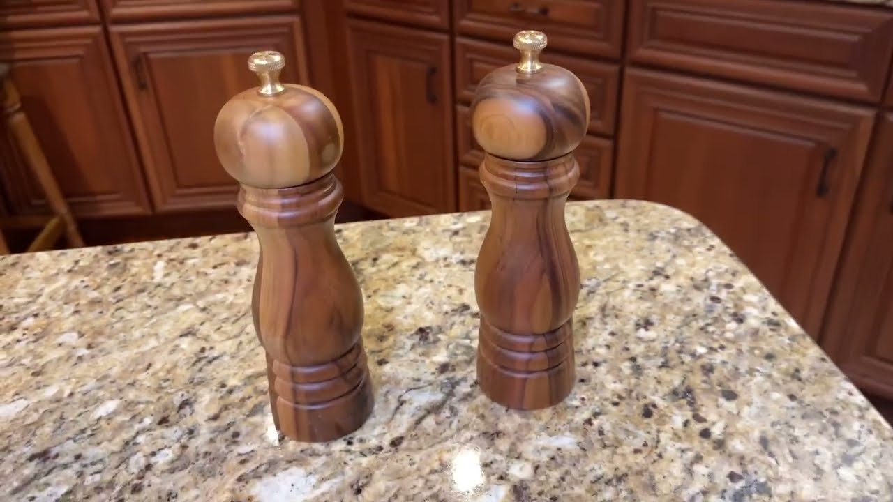 2 Pack Salt and Pepper Grinder Set, Acacia Wood Salt Shaker with  Ceramic/Stainless Steel Core, Modern and Elegant Wooden Salt and Pepper Set