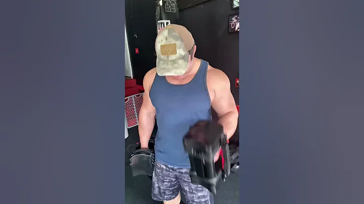 HAMMER CURLS TO FINISH UP ARMS!!