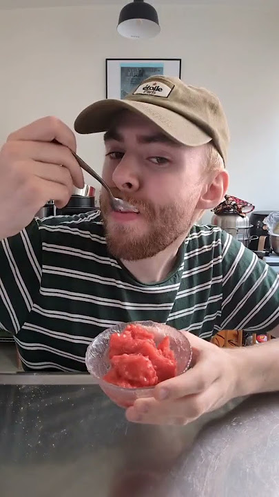 Ingredienser: • Jordgubbar 225g• Lime 2st eller 2msk saft• Florsocker 1/2dl• Honung 2tsk #glass #mat