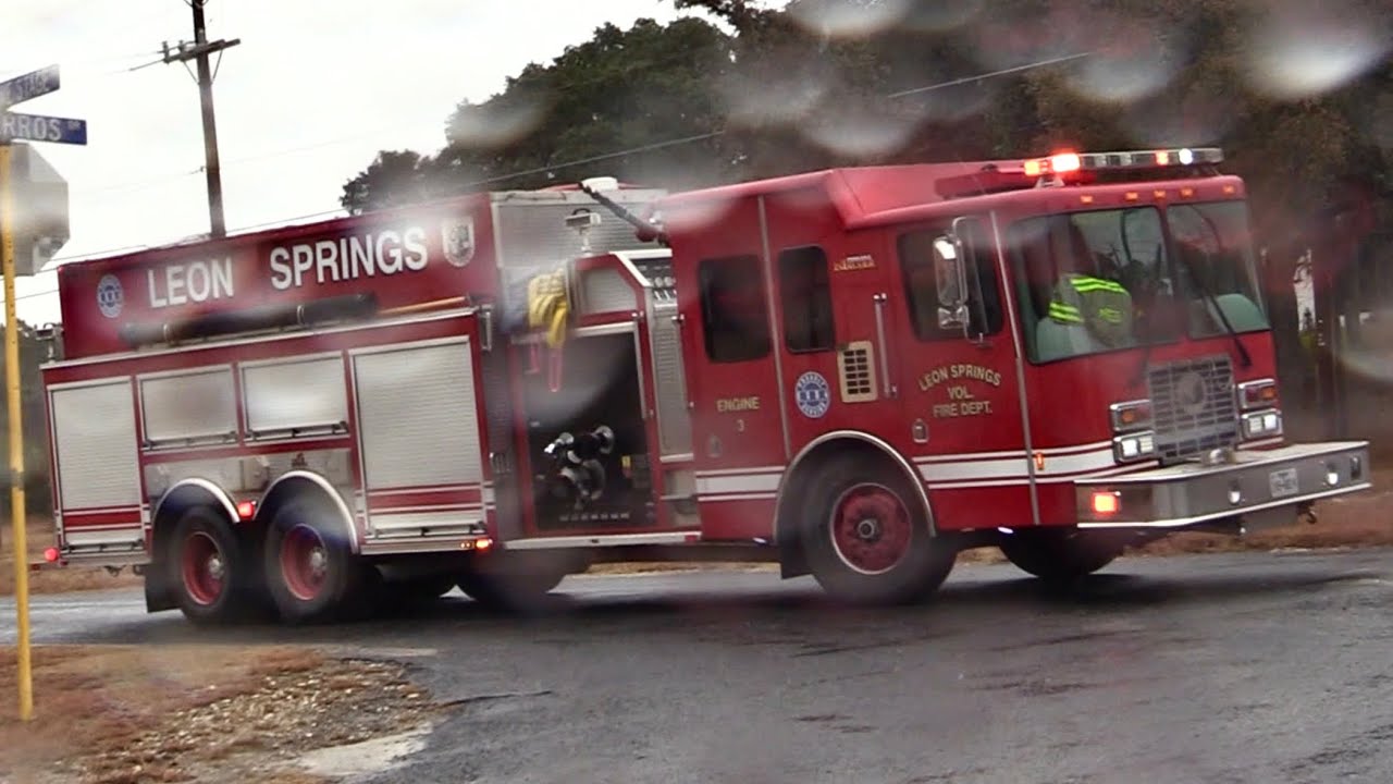 Bexar County Fire & Rescue Engine 132 Responding Code 3 - YouTube