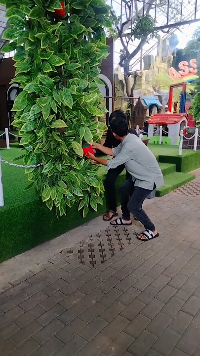 It turns out this is the person who likes to take strawberries, say4 #comedy #funny #laugh #funny...