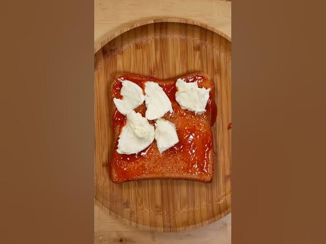 HANDMADE mozzarella cheese pizza toast  🤯🍕 #shorts