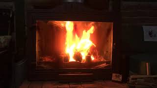 Dağ Evi̇nde Bi̇r Kiş Gecesi̇ - Candle Light Fireplight Pleasure In The Village House On A Winter Night