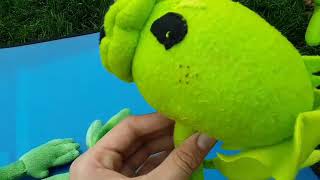 Pvz garden warfare plush episode 1: the zombies are coming