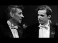 Capture de la vidéo Brahms: Piano Concerto No. 1 - Gould/Bernstein - Bernstein's Speech Included