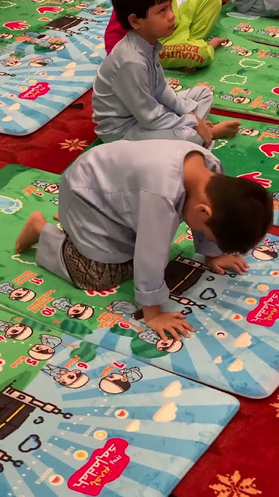 Tak mudah nak ajar anak-anak solat kan