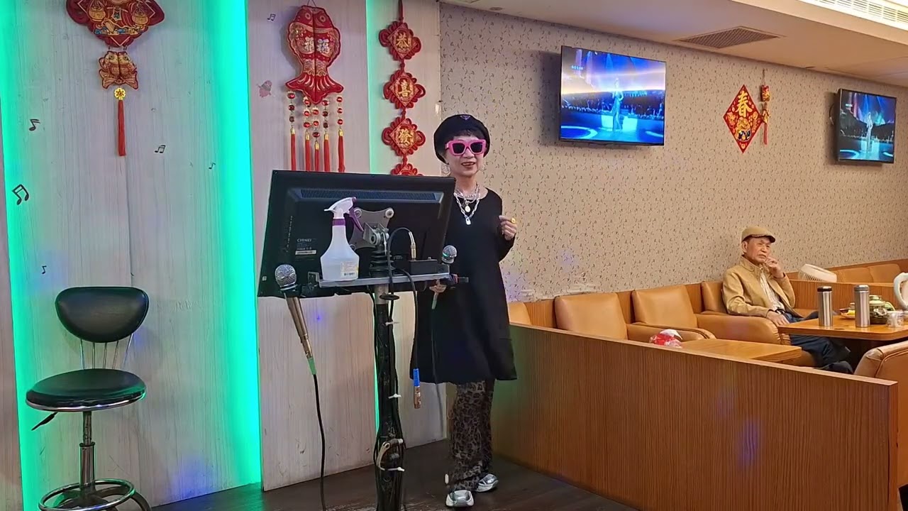 お 久ひさ しぶりね - 小柳こやなぎ                      カバ : 楊珈菱