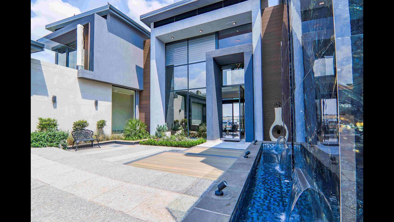 4 Bedroom home with panoramic golf course views
